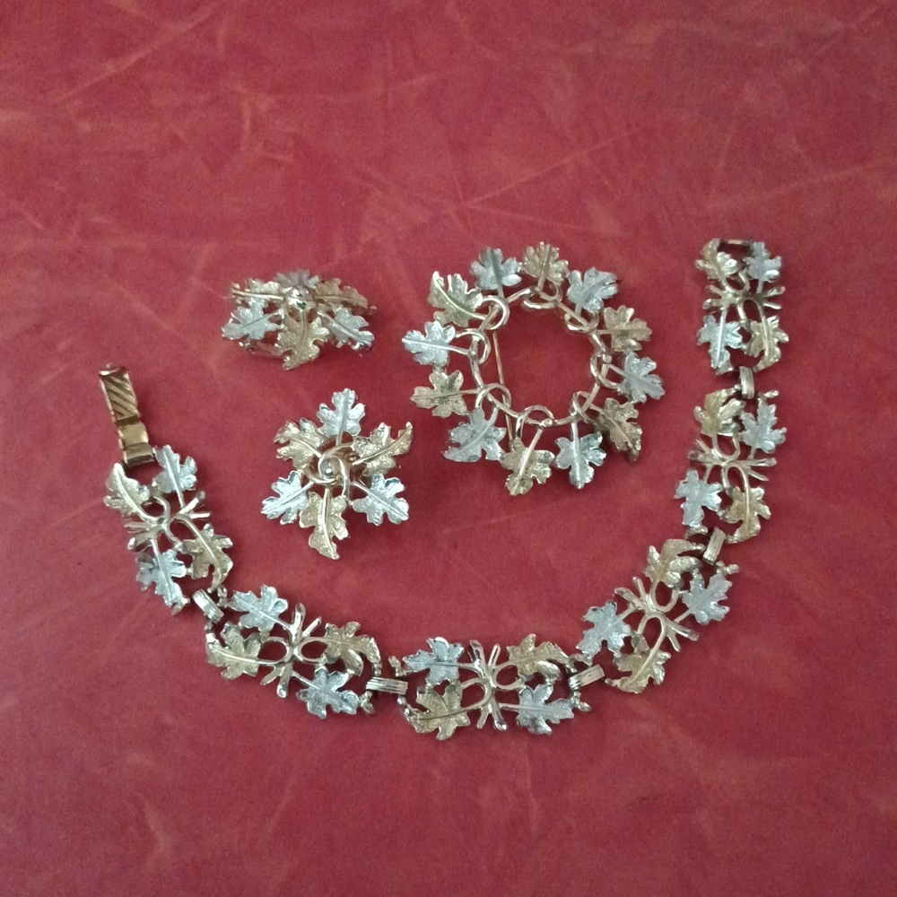 Sarah Coventry broach clip earrings and matching bracelet